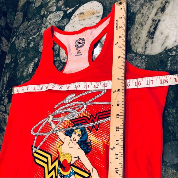 Wonder Woman Active Wear Racerback 95% Cotton DC Comics Original Red Tee Sz XL - Picture 9 of 9